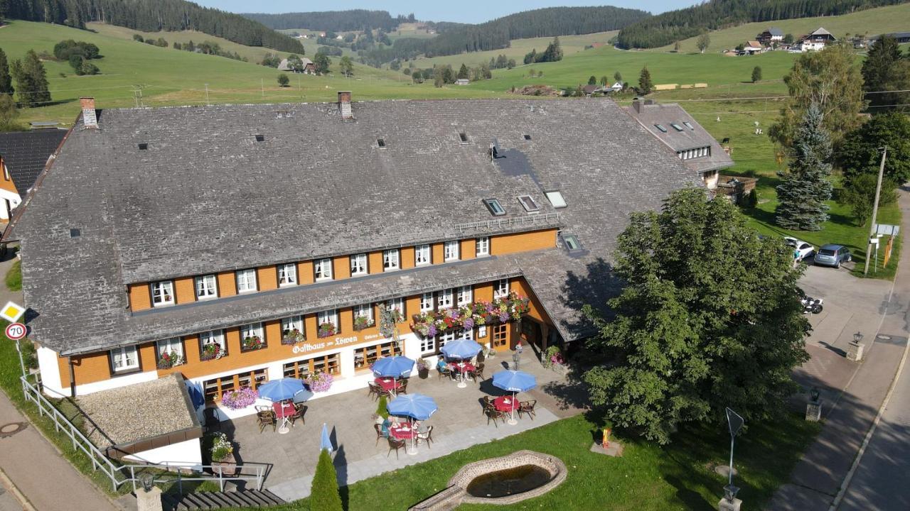 Hotel Zum Loewen - Unteres Wirtshaus Titisee-Neustadt Exterior foto