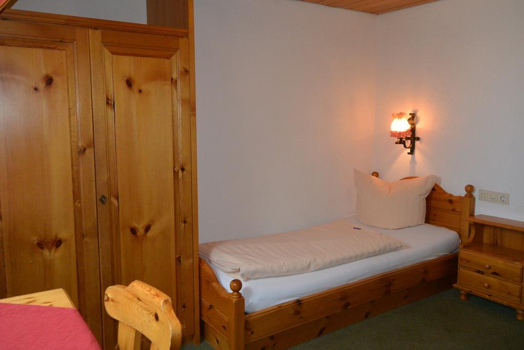 Hotel Zum Loewen - Unteres Wirtshaus Titisee-Neustadt Habitación foto