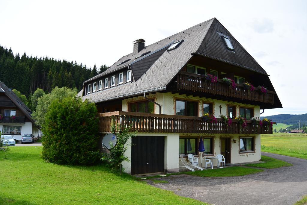 Hotel Zum Loewen - Unteres Wirtshaus Titisee-Neustadt Exterior foto