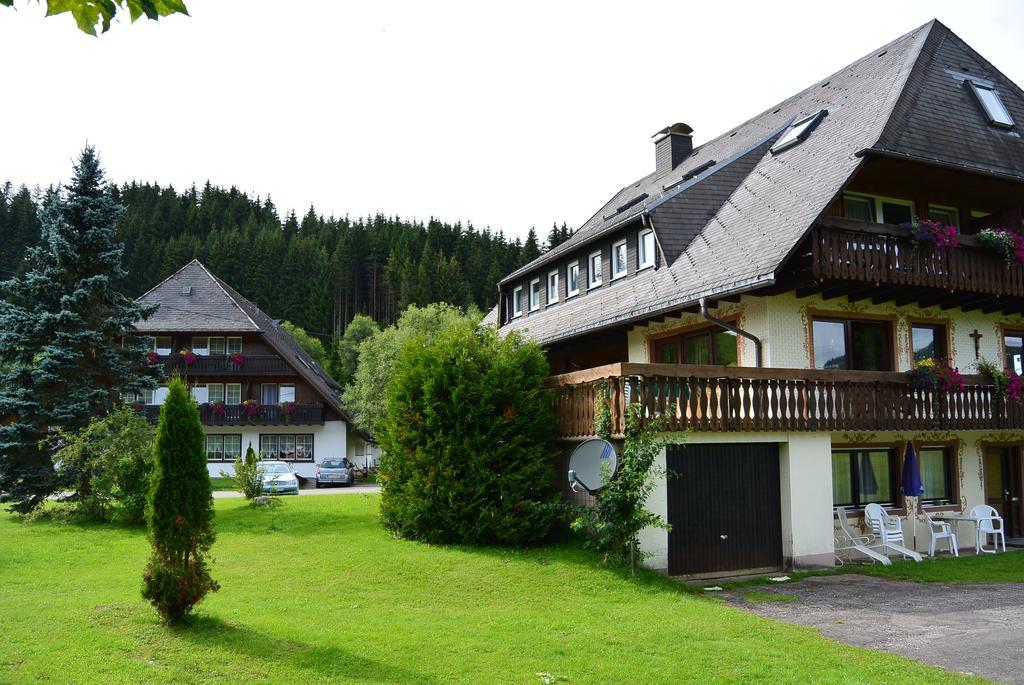 Hotel Zum Loewen - Unteres Wirtshaus Titisee-Neustadt Exterior foto