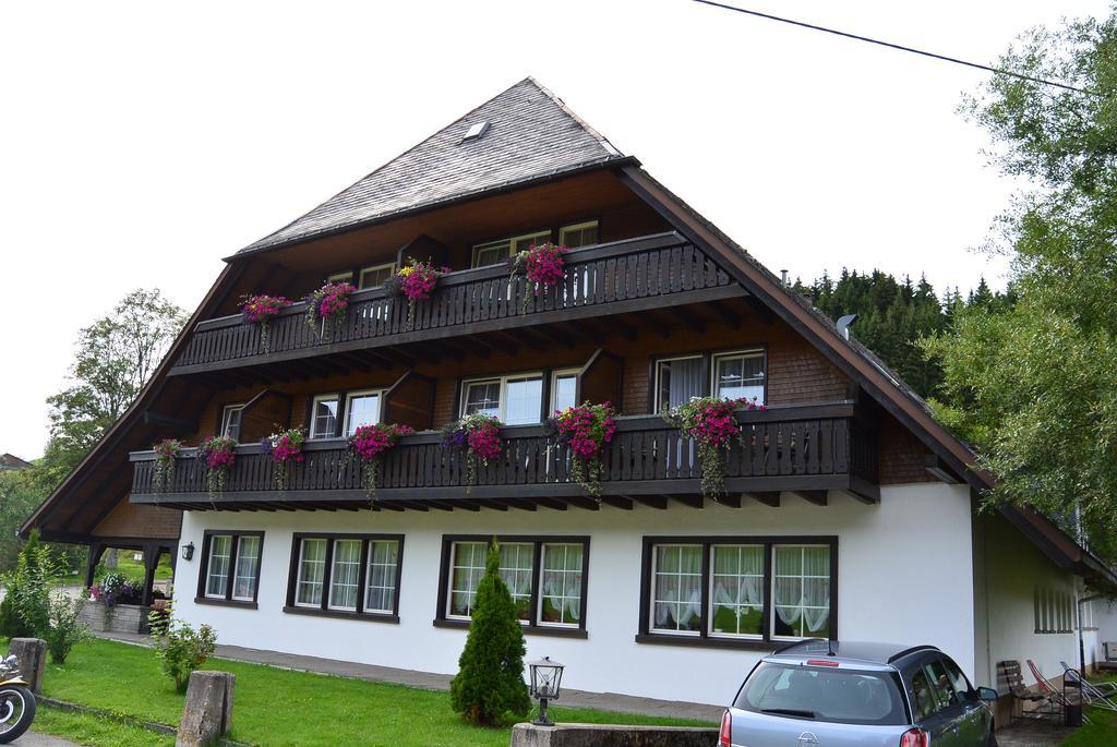 Hotel Zum Loewen - Unteres Wirtshaus Titisee-Neustadt Exterior foto